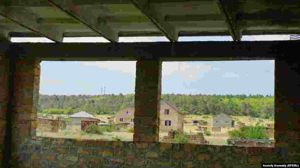 Sürgünlikten qaytqan qırımtatarlar öz tarihiy vatanlarında yerleşmege devam eteler