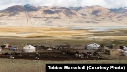 Ак Жылгадагы Абдилханботонун конушу. Тобиас Маршаллдын сүрөтү, 2016-жыл.