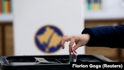 Vanredni parlamentarni izbori na Kosovu održani su 14. februara 2021. 