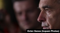 კალინ ჯორჯესკუ, TikTok-ზე პოპულარული ულტრამემარჯვენე, პრორუსი პოლიტიკოსი, რომელმაც რუმინეთის საპრეზიდენტო არჩევნების პირველ ტურში გაიმარჯვა. ბუქარესტი, 26 ნოემბერი, 2024.