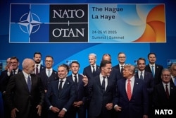 Генсекретарь НАТО Марк Рютте и главы государств и правительств НАТО на саммите в Гааге, Нидерланды, 25 июня 2025 года