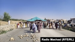 د شمالي وزيرستان کډوالو د اکتوبر له ۳۰مې د بنو په بکاخېلو کې احتجاج پیل کړی دی. د نومبر لسمې انځور