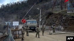 Արցախ - Ադրբեջանցի զինծառայողները Շուշիի մատույցներում, արխիվ