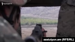 Հայաստանի ԶՈՒ զինծառայողը Ադրբեջանի հետ սահմանին մարտական հերթապահության ժամանակ, արխիվ