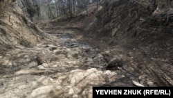 Suv yuvıp alıp ketken yol