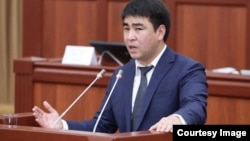 Жанарбек Акаев.
