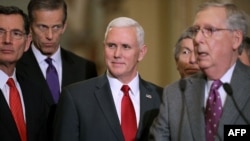 Майк Пенс встречается с законодателями на Капитолийском холме