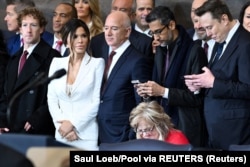 Элита технологических компаний (крайний слева - Марк Цукерберг, справа - Илон Маск) на инаугурации Дональда Трампа 20 января 2025 года