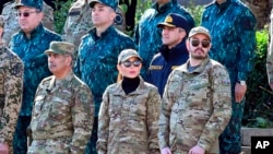 ჰეიდარ ალიევი დედასთან, მეჰრიბან ალიევასთან ერთად მთიან ყარაბაღში, ხანქენდიში (სტეფანაკერტში)