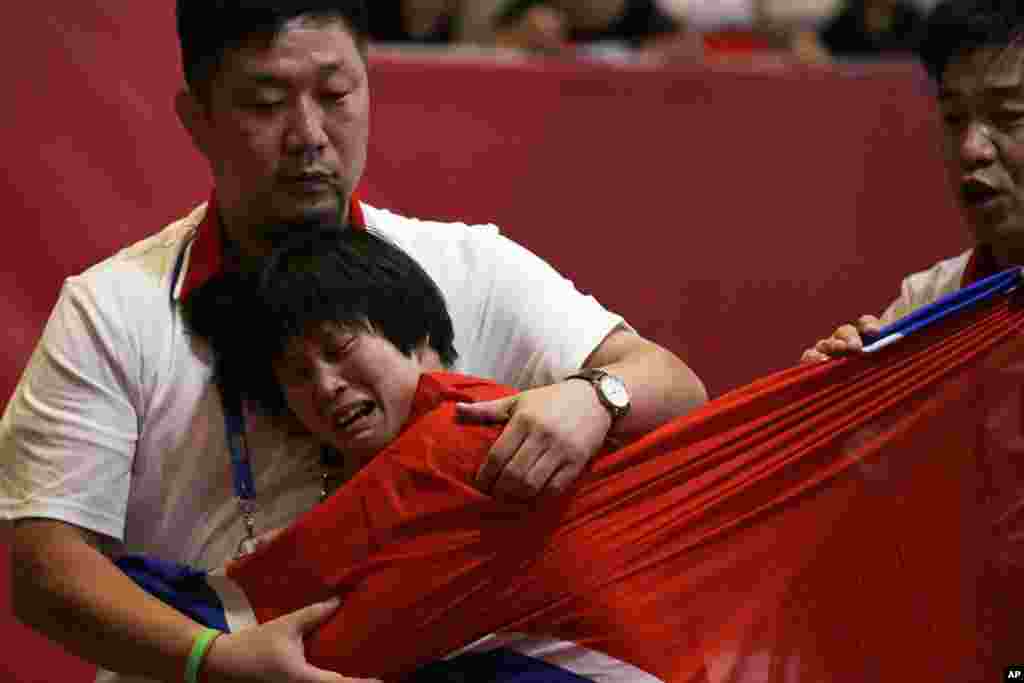 Солтүстік Корея балуаны Пак Йонг Ми Ешімованы жеңіп, Азия ойындарының чемпионы атанған сәт. "Солтүстік Корея балуаны биыл жарқ етіп шықты. Бұрын басқа жарыстарда көрмедім. Басқа салмақтан ауысып келуі де мүмкін. Оны алғаш рет Бішкектегі Азия чемпионатында көрдік. Ол алтын алды" деді Жұлдыз финалдағы қарсыласы туралы.&nbsp;