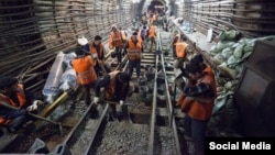 Мигранты на строительстве метро