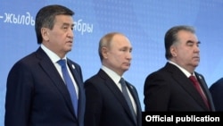 Президенты Сооронбай Жээнбеков, Владимир Путин и Эмомали Рахмон. Бишкек, 2019 год.