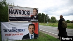 Шайлоо учурундагы баннер, Польша.