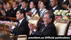 Президенты Узбекистана и Туркменистана Шавкат Мирзияев и Гурбангулы Бердымухамедов, Хорезм, апрель 2018 года.