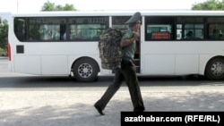 Aşgabadyň harby ýokary okuw jaýlarynyň biriniň studenti