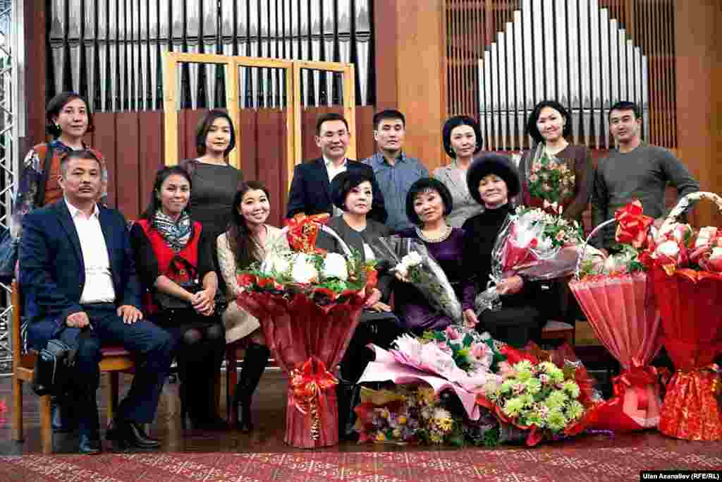 "Азаттык" радиосунун эмгек жамааты.
