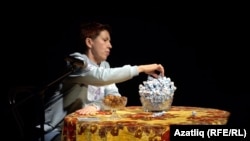 “Чын татар” тамашасыннан күренеш