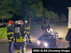 Inspectoratul pentru Situații de Urgență a folosit doi roboți pentru a avea acces mai rapid în interiorul halei unde a izbucnit incendiul.
