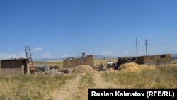 Жаңы курулуп жаткан үйлөр.