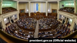 За встановлення дати наступних виборів президента проголосували 298 народних депутатів