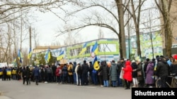 Акція протесту проти вторгнення Росії до України в захопленому російськими військовими місті Мелітополі, на Запоріжжі, березень 2022 року