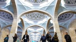 داخل یک ایستگاه مترو تاشکند