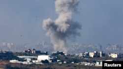 Hamas a declarat că renunță la cererea de retragere a armatei israeliene și la încetarea definitivă a focului și anunță că sunt deschiși la eliberarea a 40 de ostatici în schimbul a 120 de prizonieri deținuți de Israel. 