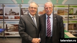 Соңгы тапкыр Невзат Ялчынташ Казанда 2014 елның маенда булып китте. Фотода Татарстанның дәүләт киңәшчесе Миңтимер Шәймиев (с) белән