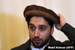 Ахмад Масуд, сын широко уважаемого покойного военного и политического лидера Афганистана Ахмада Шаха Масуда, также известного как «Лев Панджшера», выступает на пресс-конференции в отеле Intercontinental в Кабуле, 27 февраля 2020 года.