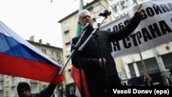 Волен Сидеров по време на акция на "Атака" пред турското посолство в София, 26 ноември 2015 г.