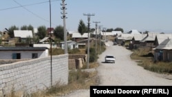 Основной поток внутренней миграции приходится на Бишкек, который за годы независимости оброс десятками новостроек.