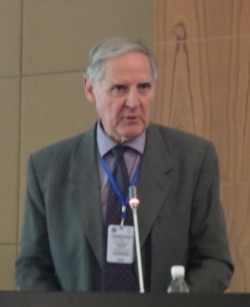 Карл Райхл Улуу Кыргыз каганатынын 1170 жылдыгына арналган эл аралык илимий жыйында. Бишкек. 15.11.2013.