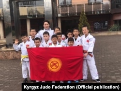 Кыргызстандык дзюдочулары мелдештен соң. Польша. 24-март, 2019-жыл.