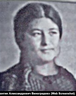 Зоре Аблямітова народилася у простій родині в Криму