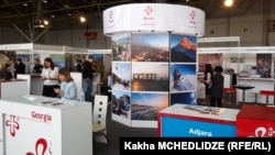 Как и прошлые, так и нынешние власти считают развитие туризма одним из важнейших направлений экономики Грузии