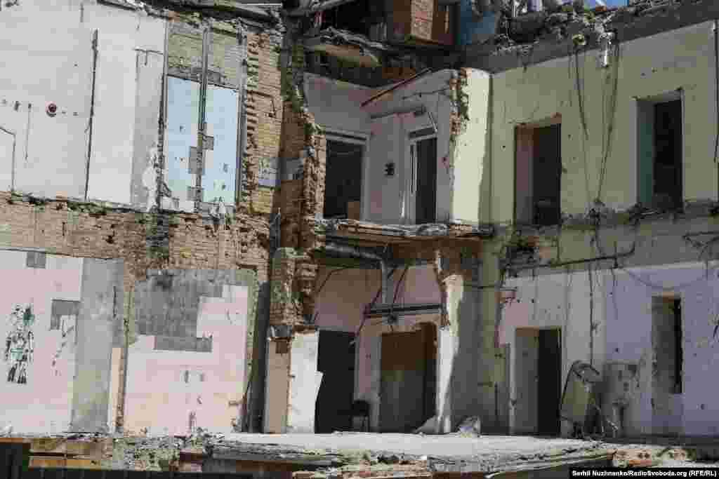 Dio zgrade toksikologije nakon napada.Firma koja trenutno radi na obnovi zatražila je budžet koji je znatno manji od prvobitno predviđenog.