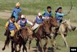 Өспүрүм монгол чабендестер. 13.7.2006.