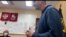 Алексей Навальний Химки шаҳар полиция идорасининг "суд зали"да - Москва, 18 январь, 2021
