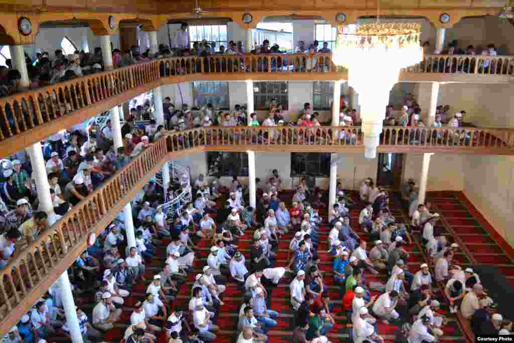 Мечеть Ас-Сахарий в Кара-Суу - одна из крупнейших мечетей юга страны