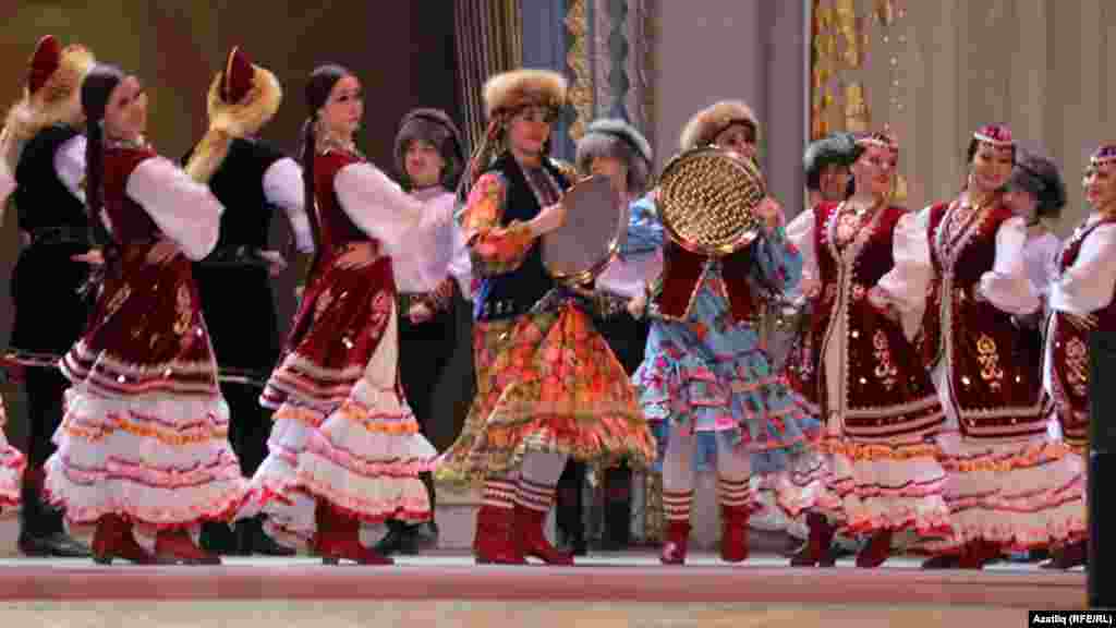 "Мирас&rdquo; ансамбле башкаруында башкорт милли биюе