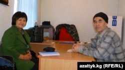 Толекан Исмаилова и Азимжан Аскаров.