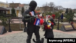 Aqmescitte «nezaketli insanlar» abidesi