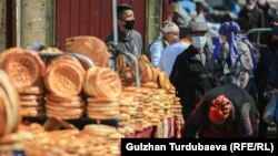 Ошский рынок в Бишкеке, иллюстративное фото.