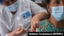 Бишкекте коронавируска каршы эмдөө учуру. 