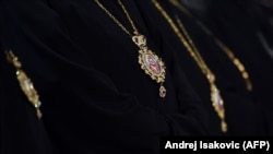 Aktuelna politička kriza u vezi sa usvajanjem Zakona o slobodi vjeroispovjesti u javni diskurs je ponovo uvela kletve