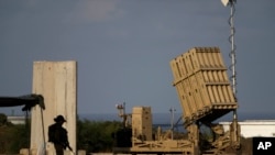 Sistemul de rachete antiaeriene israelian Iron Dome la Ashkelon, în august 2022. În aprilie 2024, când Iranul a lansat rachete și drone spre Israel, israelienii au fost ajutați să le doboare din afara teritoriului israelian de americani, britanici și iordanieni.