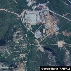 Чукоткадағы Баим тау-кен байыту комбинаты құрылысының 2025 жылғы мамыр айында спутниктен түсірілген фотосы