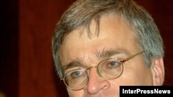 პეტერ სემნები