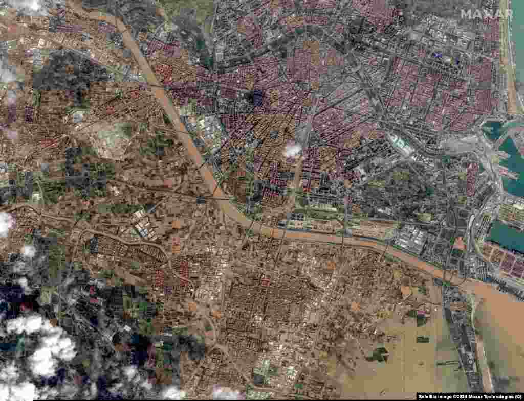 Înainte de inundații. Imagine din satelit cu orașul Valencia, Spania, 18 octombrie 2024. Imaginea din dreapta arată Valencia în timpul inundațiilor, 31 octombrie 2024.