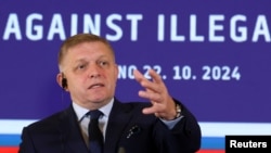 სლოვაკეთის პრემიერ-მინისტრი, რობერტ ფიცო. კომარნო, სლოვაკეთი. 22 ოქტომბერი, 2024 წელი. ფიცომ განაცხადა, რომ მზად არის შეუერთდეს ბრაზილიისა და ჩინეთის წინადადებას უკრაინაში ომის დამთავრების შესახებ